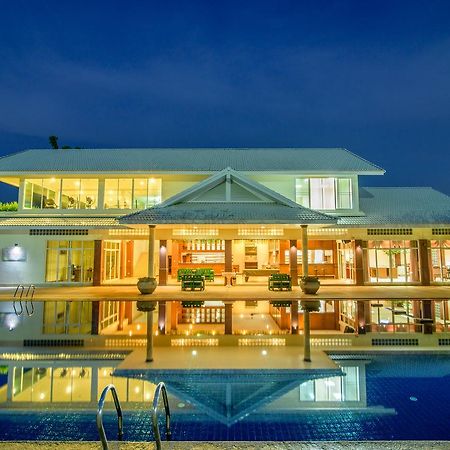 Hua Hin Condotel & Resort Taweeporn Bagian luar foto