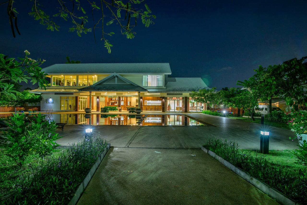 Hua Hin Condotel & Resort Taweeporn Bagian luar foto