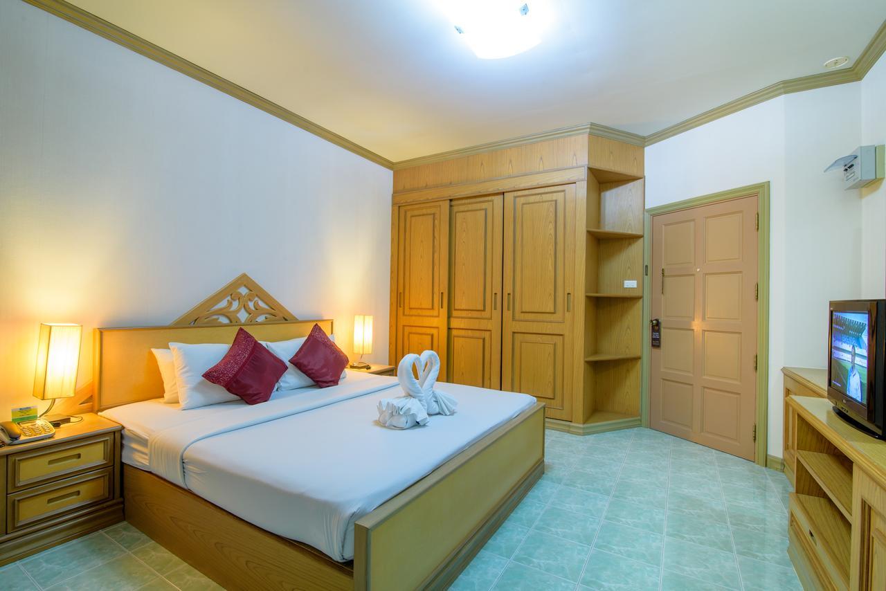 Hua Hin Condotel & Resort Taweeporn Bagian luar foto