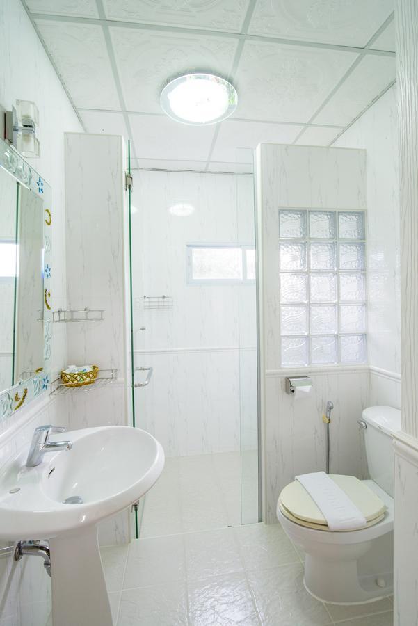 Hua Hin Condotel & Resort Taweeporn Bagian luar foto