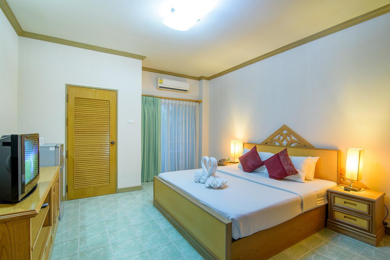 Hua Hin Condotel & Resort Taweeporn Bagian luar foto