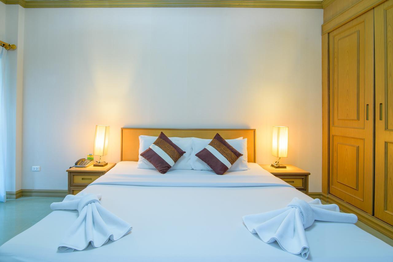Hua Hin Condotel & Resort Taweeporn Bagian luar foto